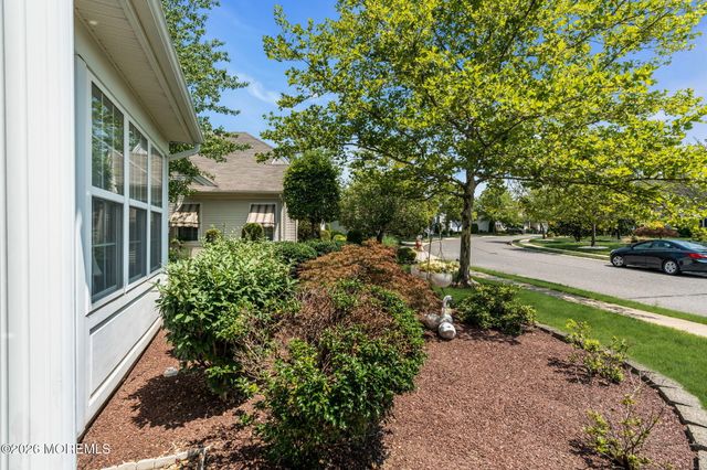 12 Medici Drive, Manchester, NJ 08759