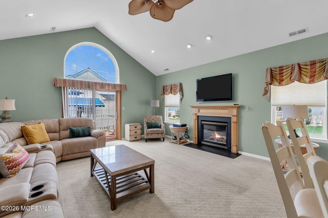 12 Medici Drive, Manchester, NJ 08759