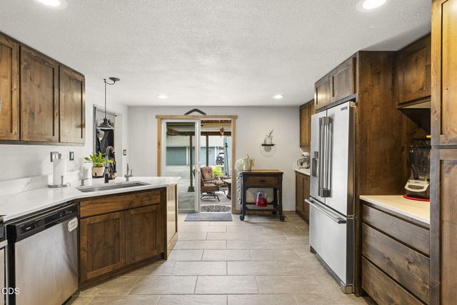 615 NW Ogden Avenue, Bend, OR 97703