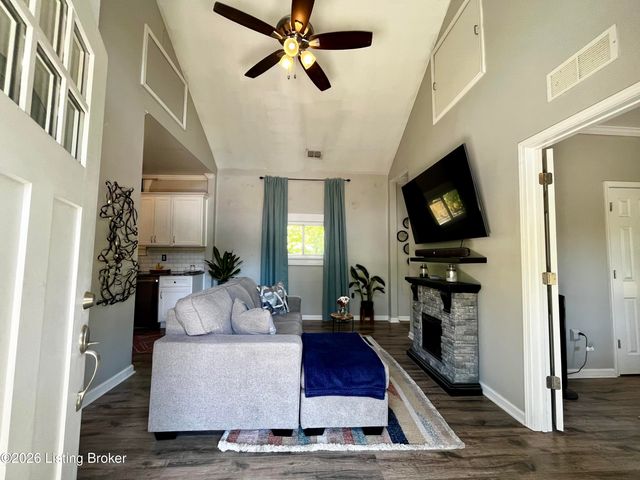 973 Swan St, Louisville, KY 40204