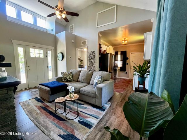 973 Swan St, Louisville, KY 40204