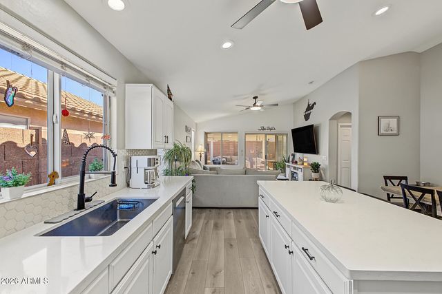 3299 W YELLOW PEAK Drive, San Tan Valley, AZ 85144