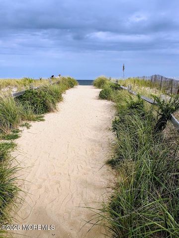 601 Mistletoe Avenue 16, Point Pleasant, NJ 08742