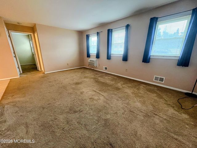 601 Mistletoe Avenue 16, Point Pleasant, NJ 08742