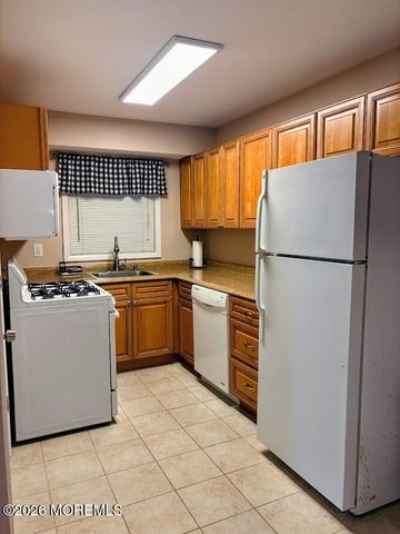 601 Mistletoe Avenue 16, Point Pleasant, NJ 08742