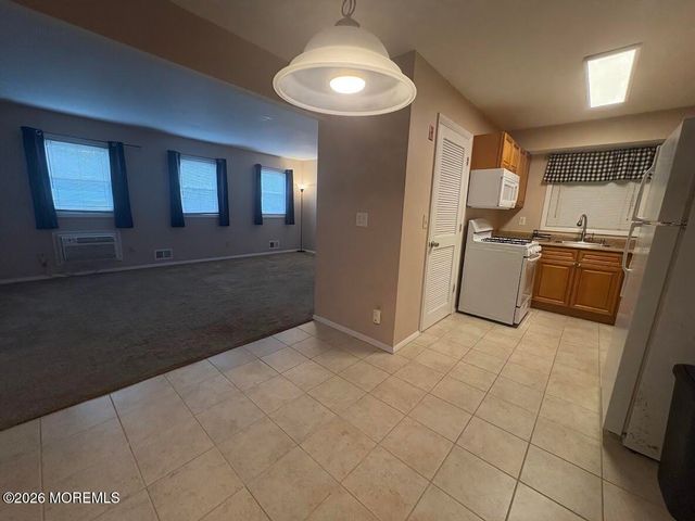 601 Mistletoe Avenue 16, Point Pleasant, NJ 08742