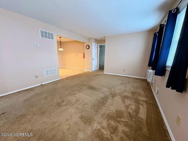 601 Mistletoe Avenue 16, Point Pleasant, NJ 08742