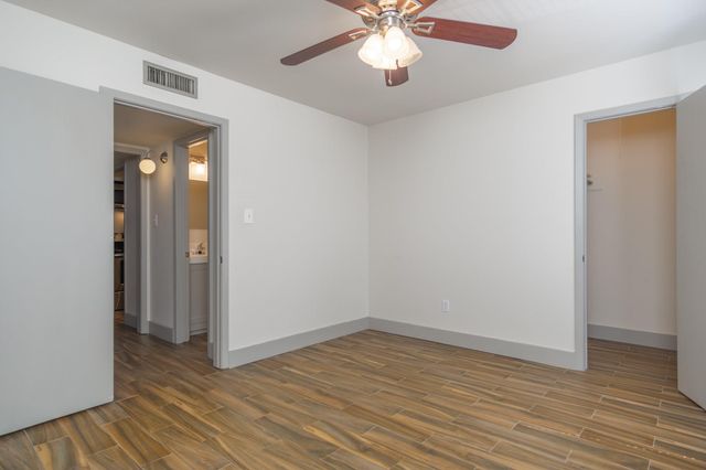 600 19th Street 5, Galveston, TX 77550