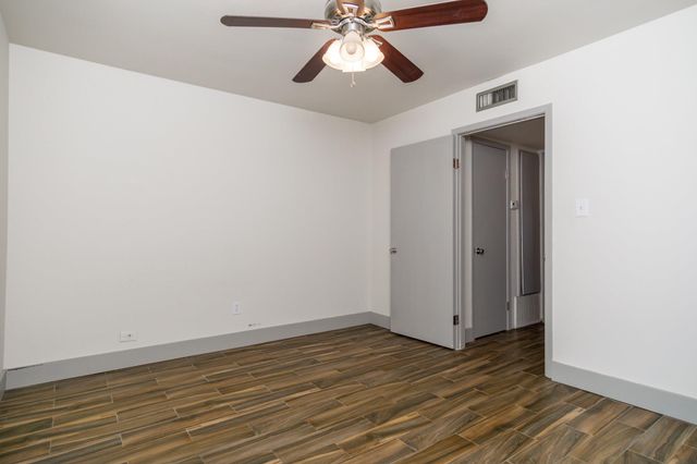 600 19th Street 5, Galveston, TX 77550