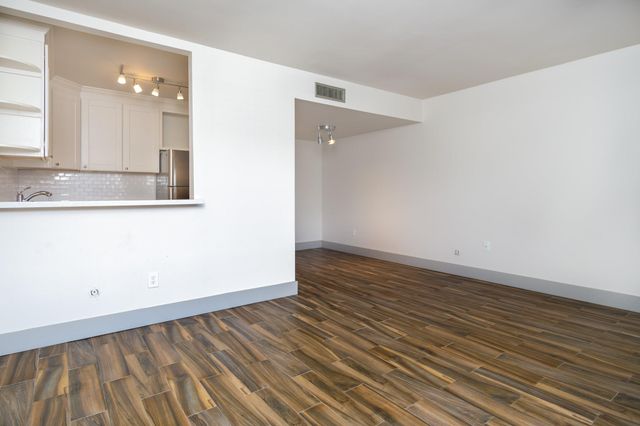 600 19th Street 5, Galveston, TX 77550