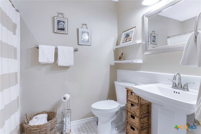 30 Nassau Drive, Rockport, TX 78382