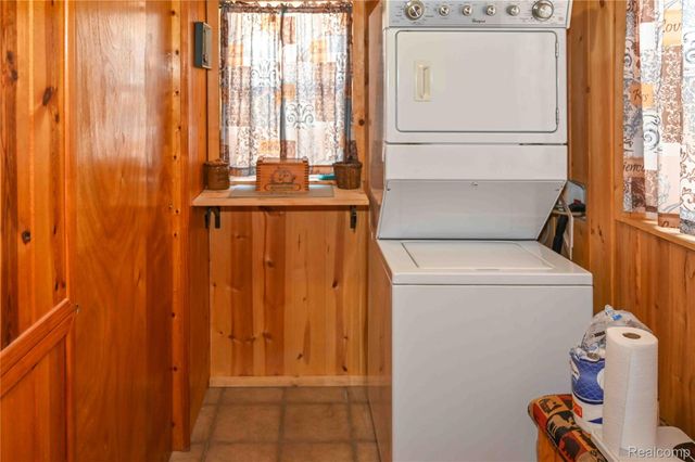 4712 Poplar Drive, Hayes Township, MI 48625