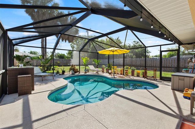 6111 DARTMOUTH DRIVE, Bradenton, FL 34207