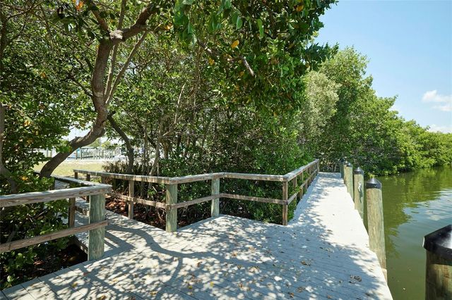 6111 DARTMOUTH DRIVE, Bradenton, FL 34207