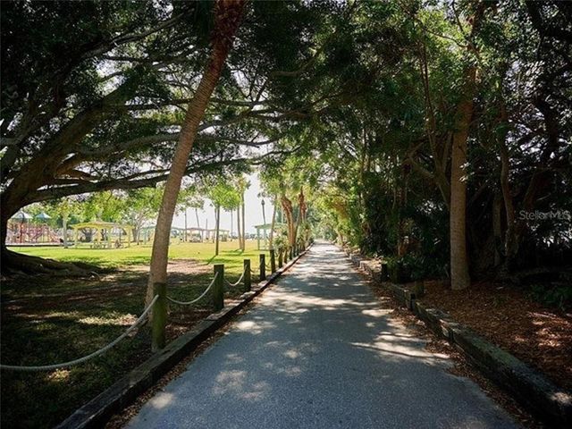 6111 DARTMOUTH DRIVE, Bradenton, FL 34207