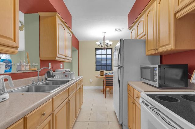 4332 SW 98th Ave, Miami, FL 33165