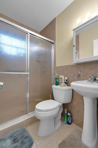 4332 SW 98th Ave, Miami, FL 33165