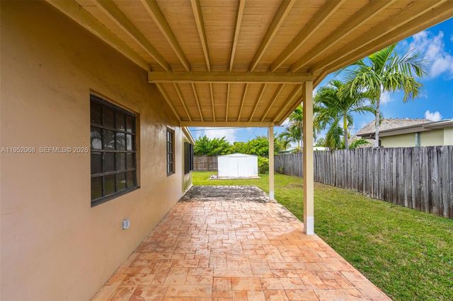 4332 SW 98th Ave, Miami, FL 33165