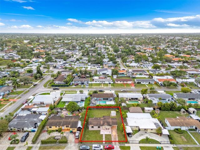 4332 SW 98th Ave, Miami, FL 33165