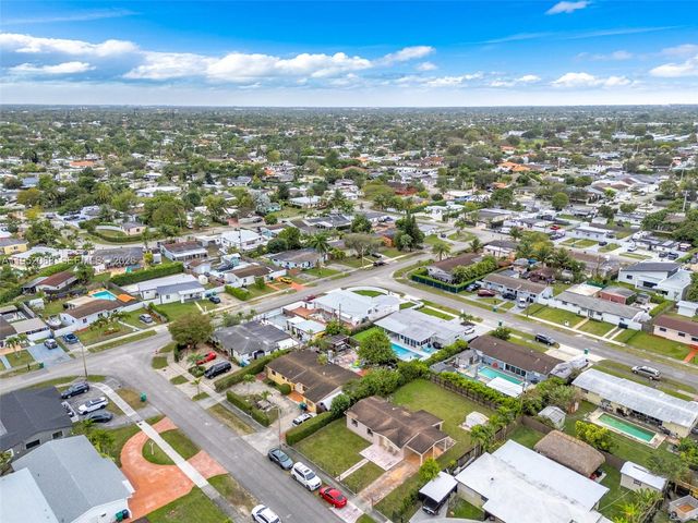 4332 SW 98th Ave, Miami, FL 33165