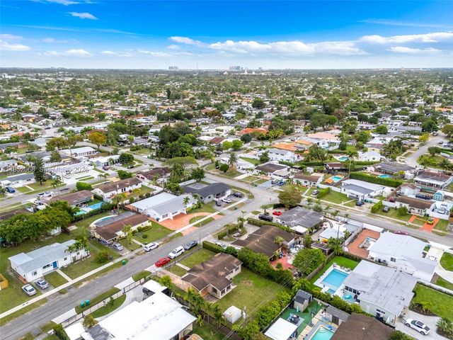 4332 SW 98th Ave, Miami, FL 33165