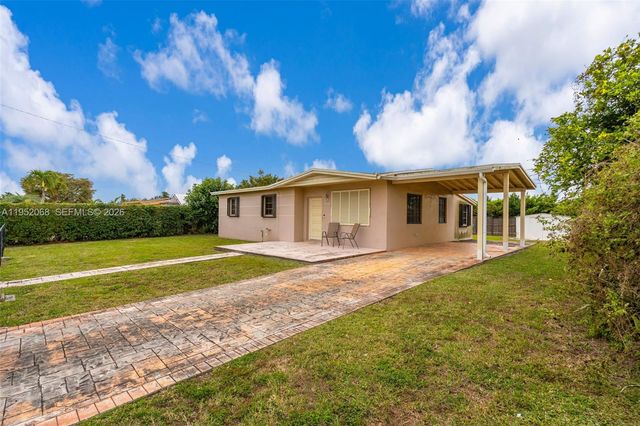 4332 SW 98th Ave, Miami, FL 33165