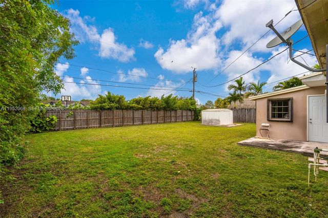 4332 SW 98th Ave, Miami, FL 33165