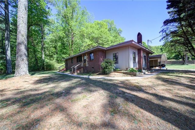 153 Dawson Forest Road, Dawsonville, GA 30534