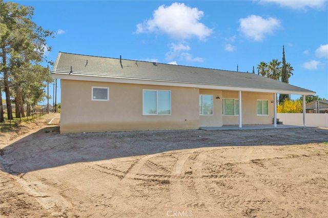 15772 Jasmine Street, Victorville, CA 92395