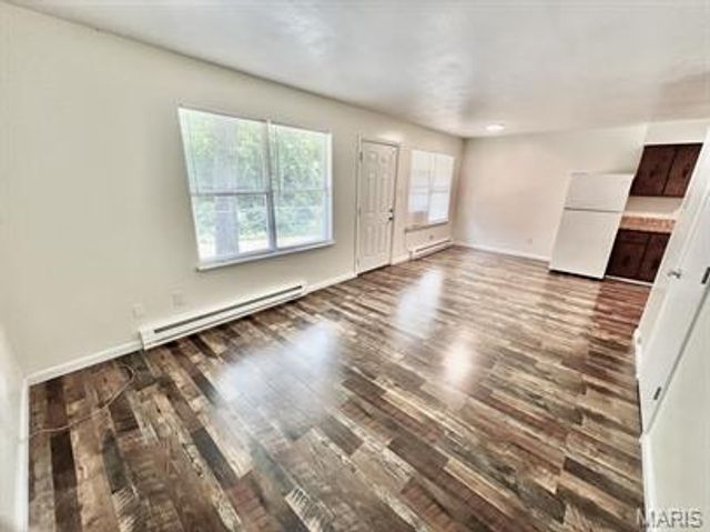 302 N Spring St, Steelville, MO 65565