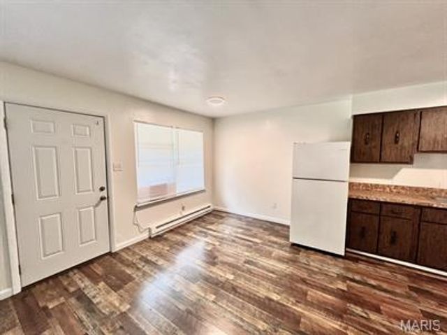 302 N Spring St, Steelville, MO 65565