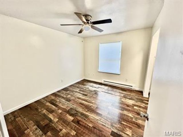 302 N Spring St, Steelville, MO 65565