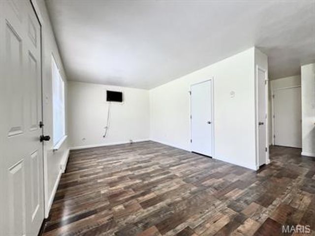 302 N Spring St, Steelville, MO 65565