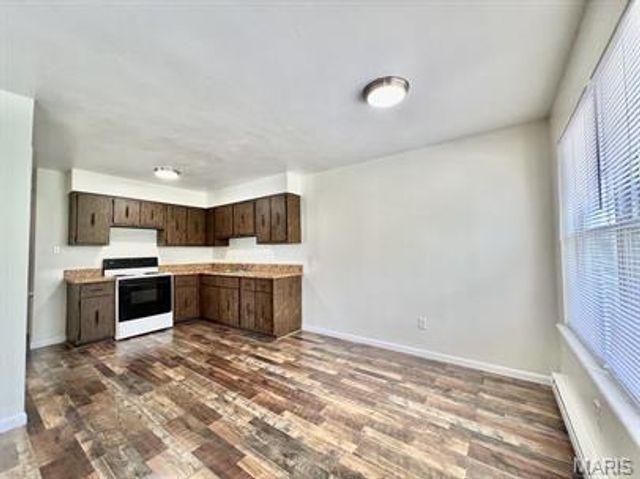 302 N Spring St, Steelville, MO 65565