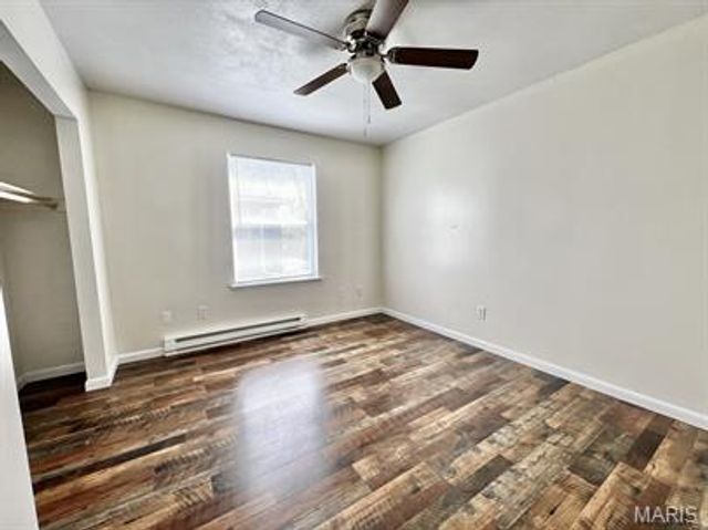 302 N Spring St, Steelville, MO 65565