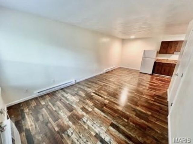 302 N Spring St, Steelville, MO 65565