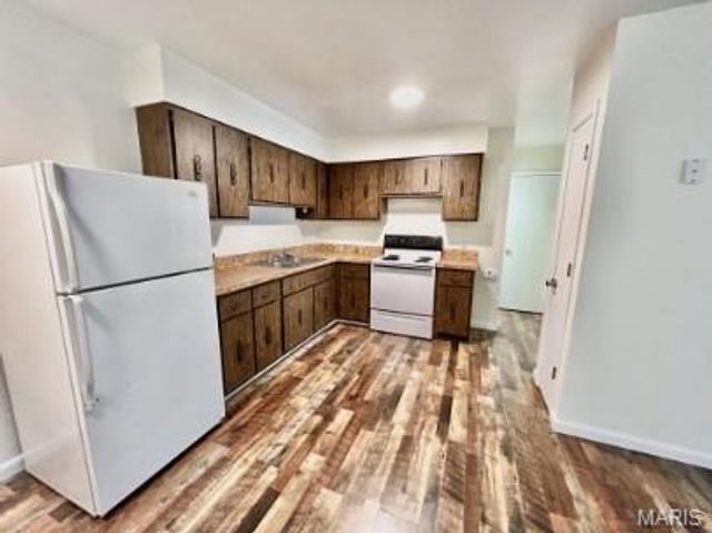 302 N Spring St, Steelville, MO 65565