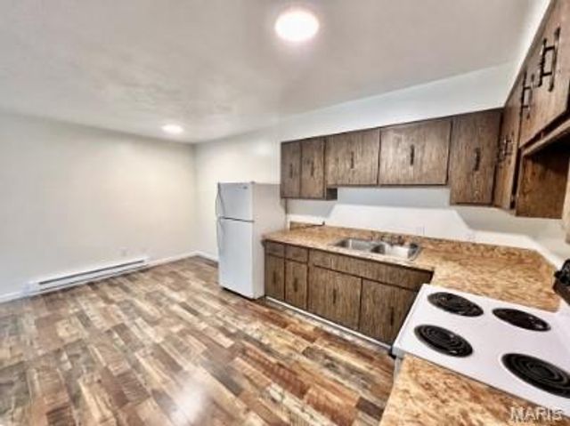 302 N Spring St, Steelville, MO 65565