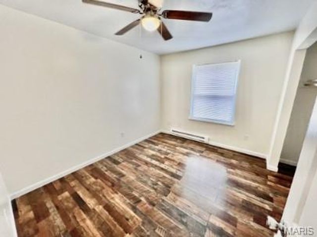 302 N Spring St, Steelville, MO 65565