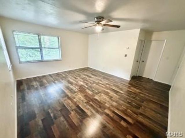 302 N Spring St, Steelville, MO 65565