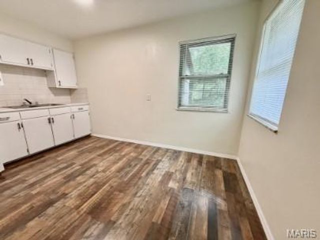 302 N Spring St, Steelville, MO 65565