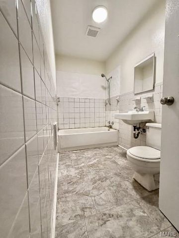 302 N Spring St, Steelville, MO 65565