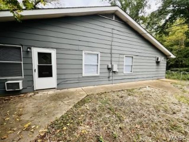 302 N Spring St, Steelville, MO 65565