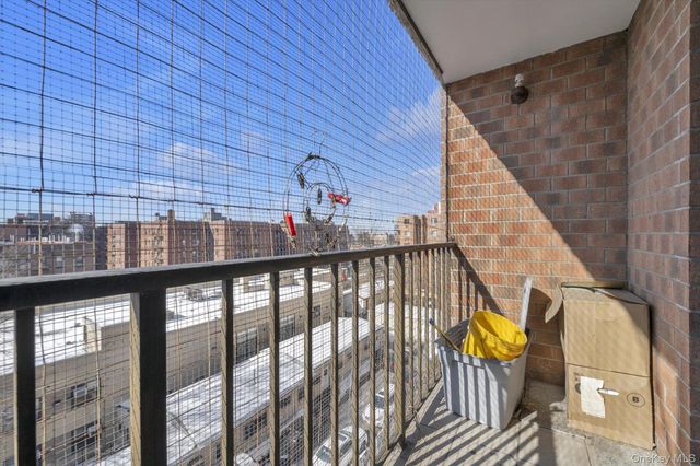 14477 Roosevelt Avenue 5C, Flushing, NY 11354