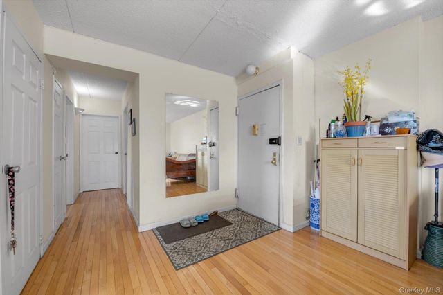 14477 Roosevelt Avenue 5C, Flushing, NY 11354