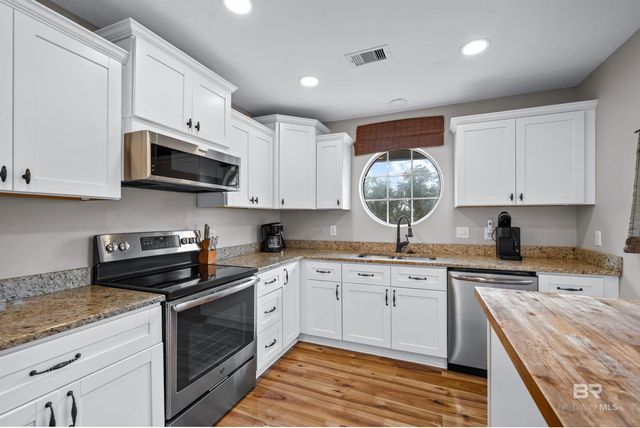 8877 Dolphin Lane, Gulf Shores, AL 36542