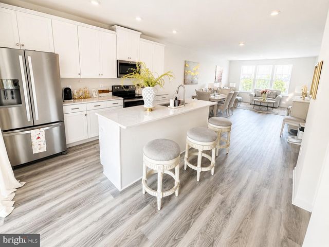 2592 NEABSCO COMMON PL, Woodbridge, VA 22191