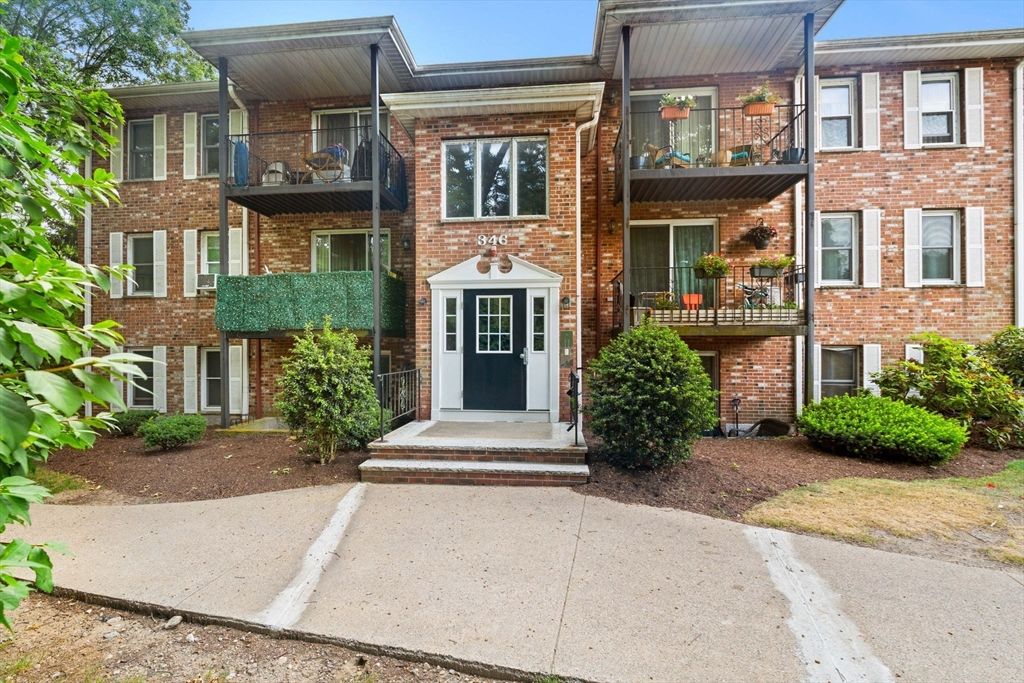 346 Neponset St K, Canton, MA 02021
