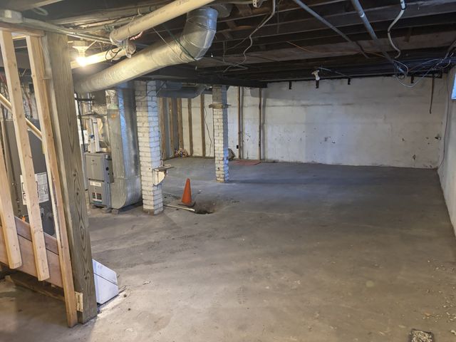 2342 York Street, Des Moines, IA 50316