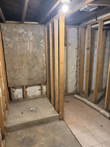 2342 York Street, Des Moines, IA 50316